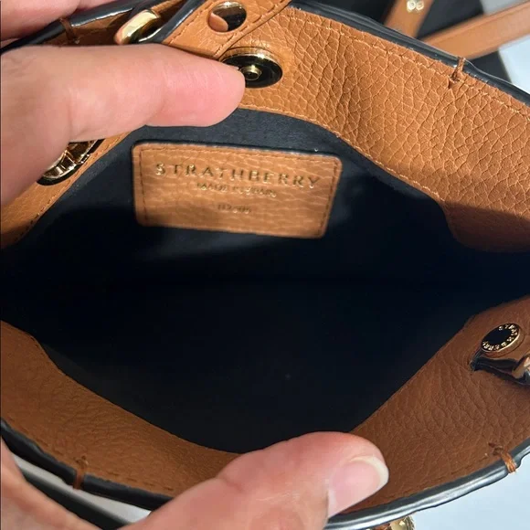 Strathberry Osette Crossbody Bag Grain Tan Pristine Minimalist - Picture 12 of 14